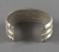 Navajo%20artist%2C%20%3Cb%3E%3Ci%3E%20Sandcast%20Bracelet%3C%2Fi%3E%3C%2Fb%3E%2C%20ca.%201950%2C%20silver%20and%20turquoise%2C%20The%20Elizabeth%20Cole%20Butler%20Collection%2C%20no%20known%20copyright%20restrictions%2C%202012.92.163